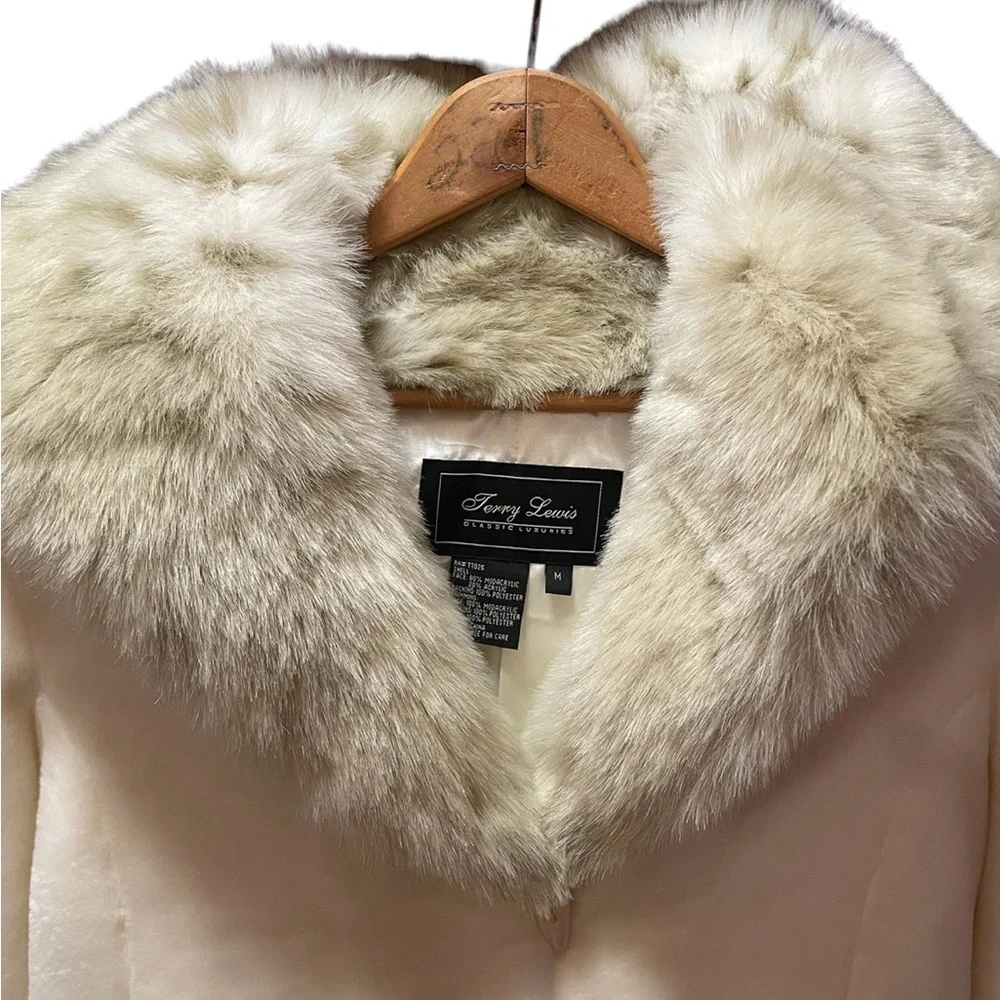 Terry Lewis Luxury Designs‎ Faux Fur Coat